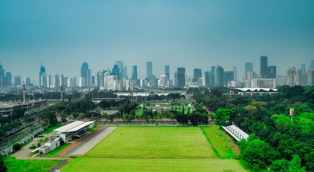 Commercial Plot in Noida Sector 17