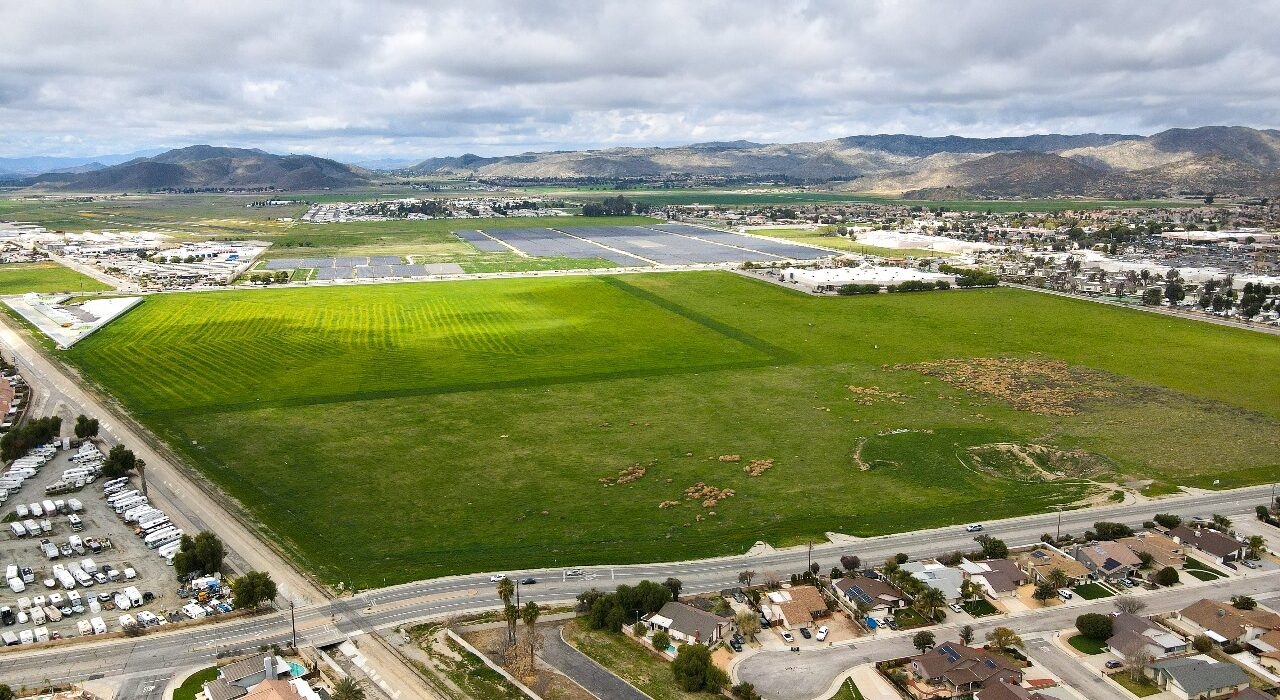 Commercial Plot in Sector 42