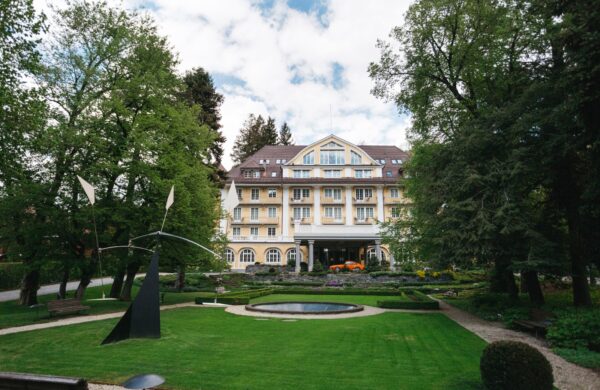 Luxury Farmhouse in Sector 77 Noida