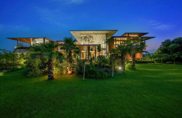 Farmhouse in Sector 40 Noida