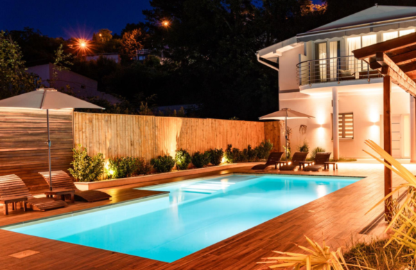 Farmhouse for Sale in Sector 5 Noida