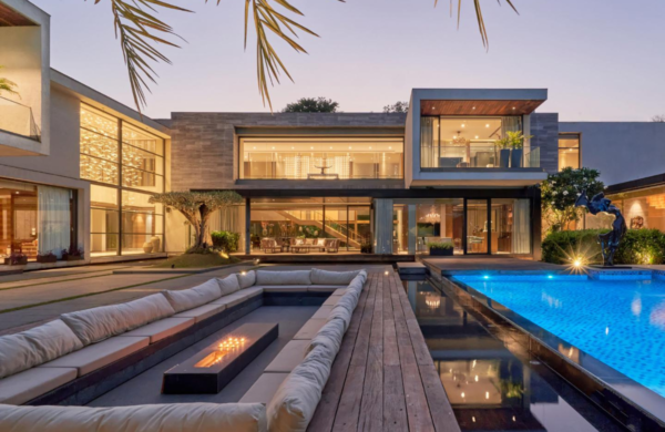 Farmhouse for Sale in Sector 19