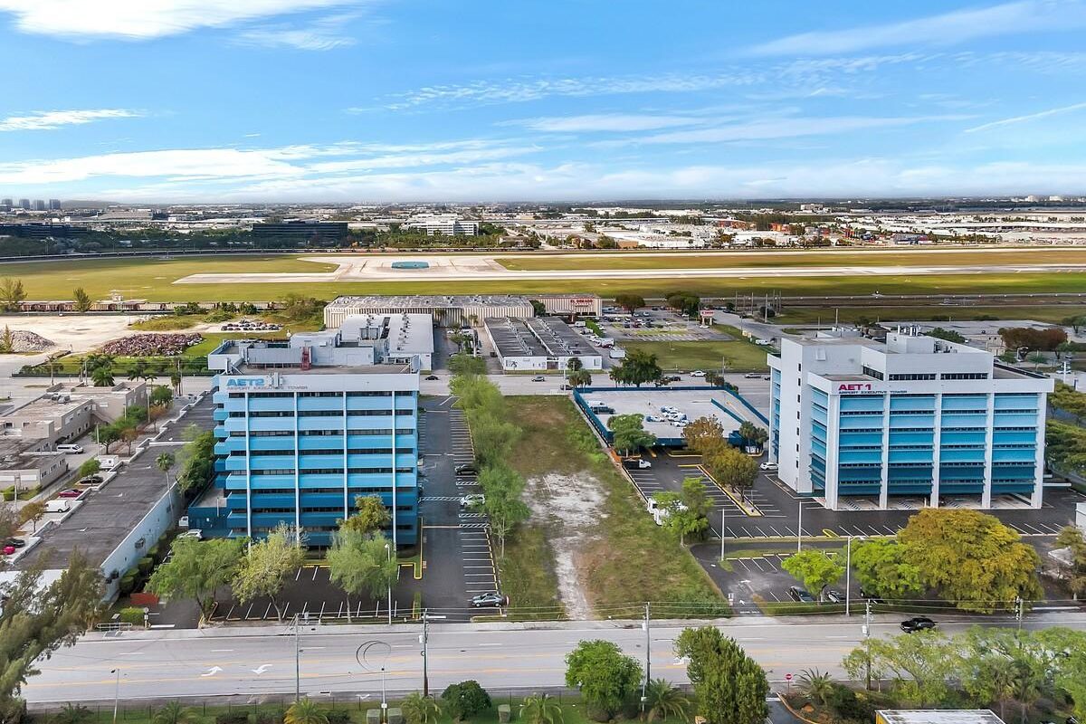 Commercial Property Near Noida International Airport